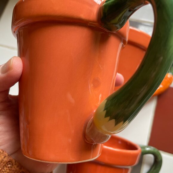Terracotta pot-style coffee/tea mugs with vegetable handles - Picture 10 of 11